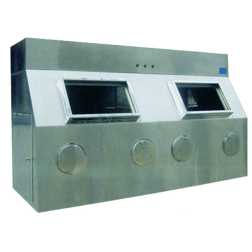 Double dispensing fume hood